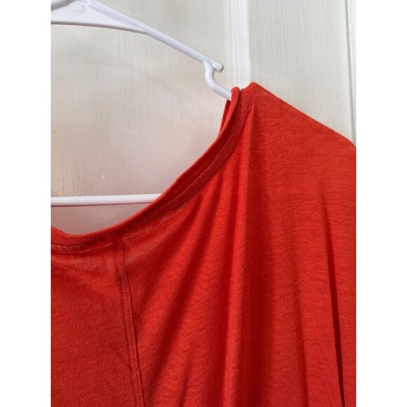 Old Navy boyfriend women’s size medium pocket T-shirt - Picture 6 of 6